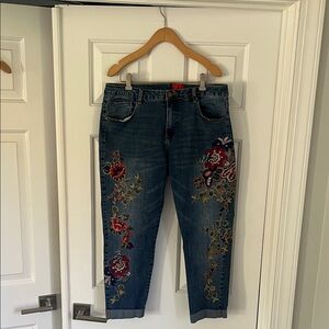 Christina Blue Floral Embroidered Cropped Jeans